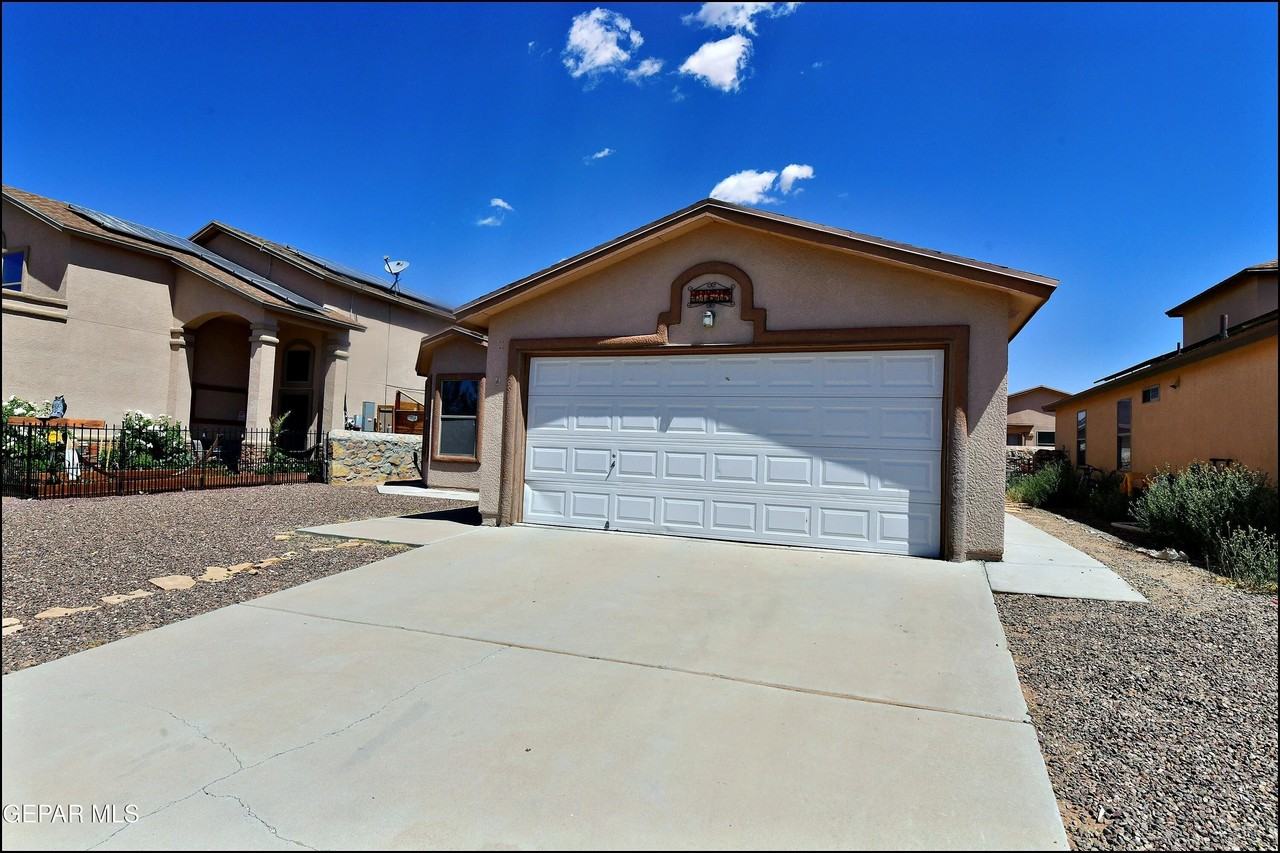 11613 Ochre Bluff Ln - Photo 4 of 41