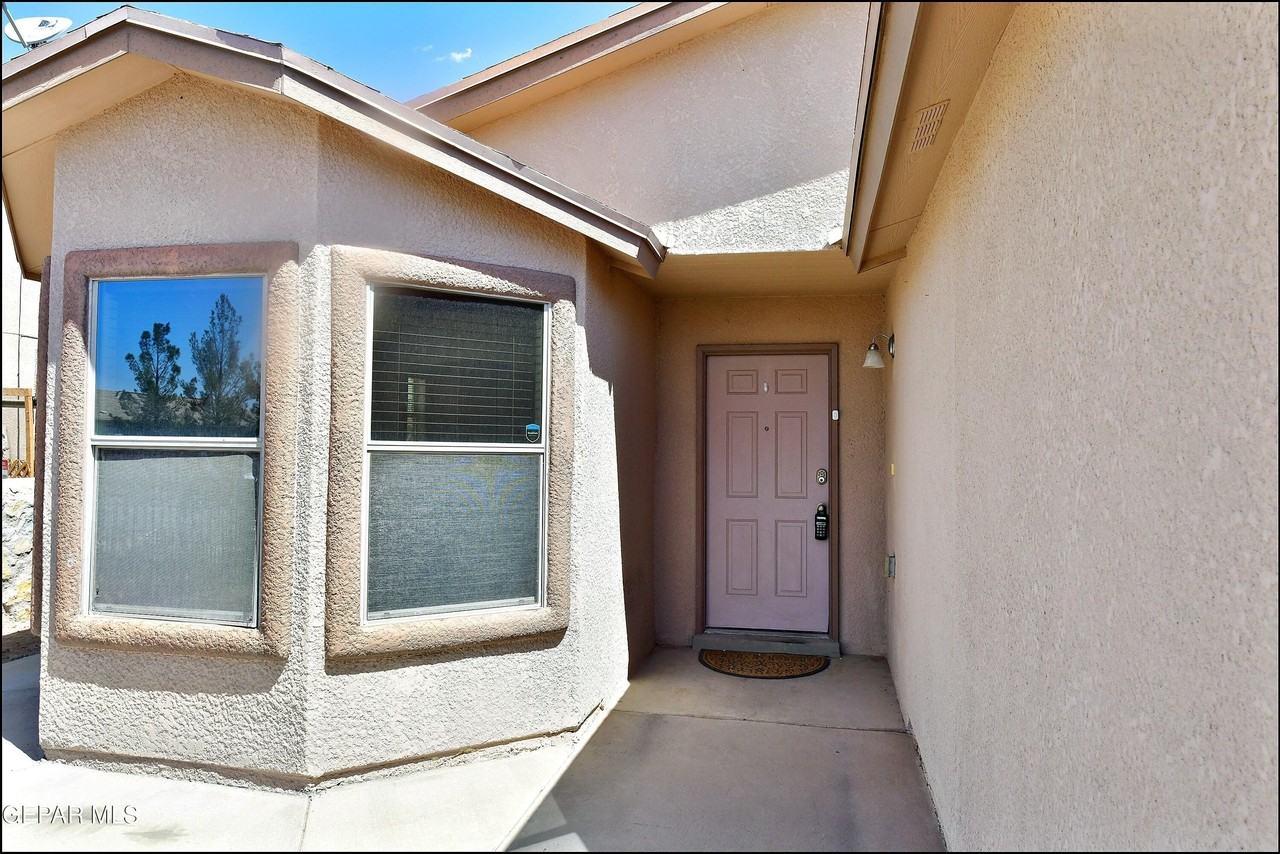 11613 Ochre Bluff Ln - Photo 5 of 41