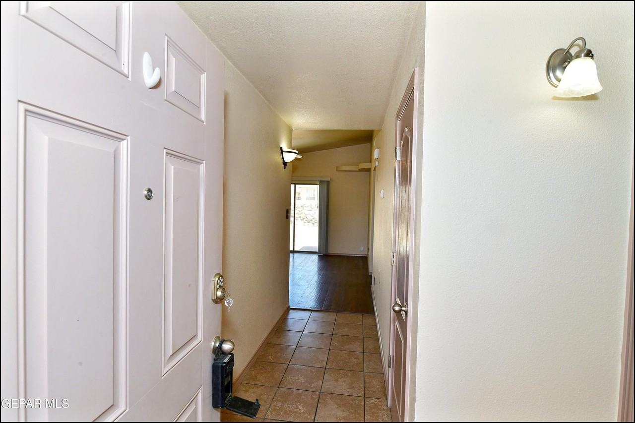 11613 Ochre Bluff Ln - Photo 6 of 41