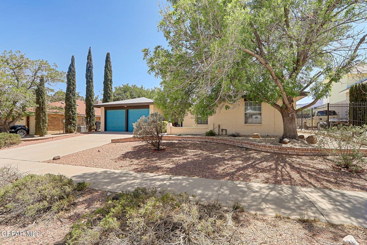 4348 Loma Hermosa Dr - Photo 3 of 39