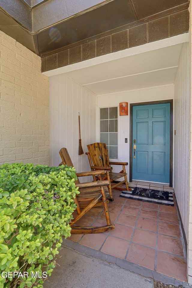 4348 Loma Hermosa Dr - Photo 4 of 39