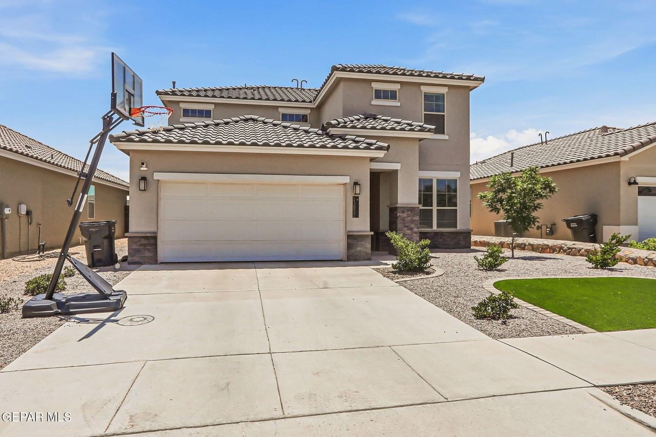 13852 Paseo De La Luna Ave - Photo 2 of 46
