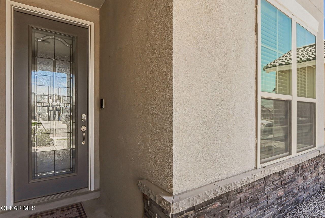 13852 Paseo De La Luna Ave - Photo 4 of 46