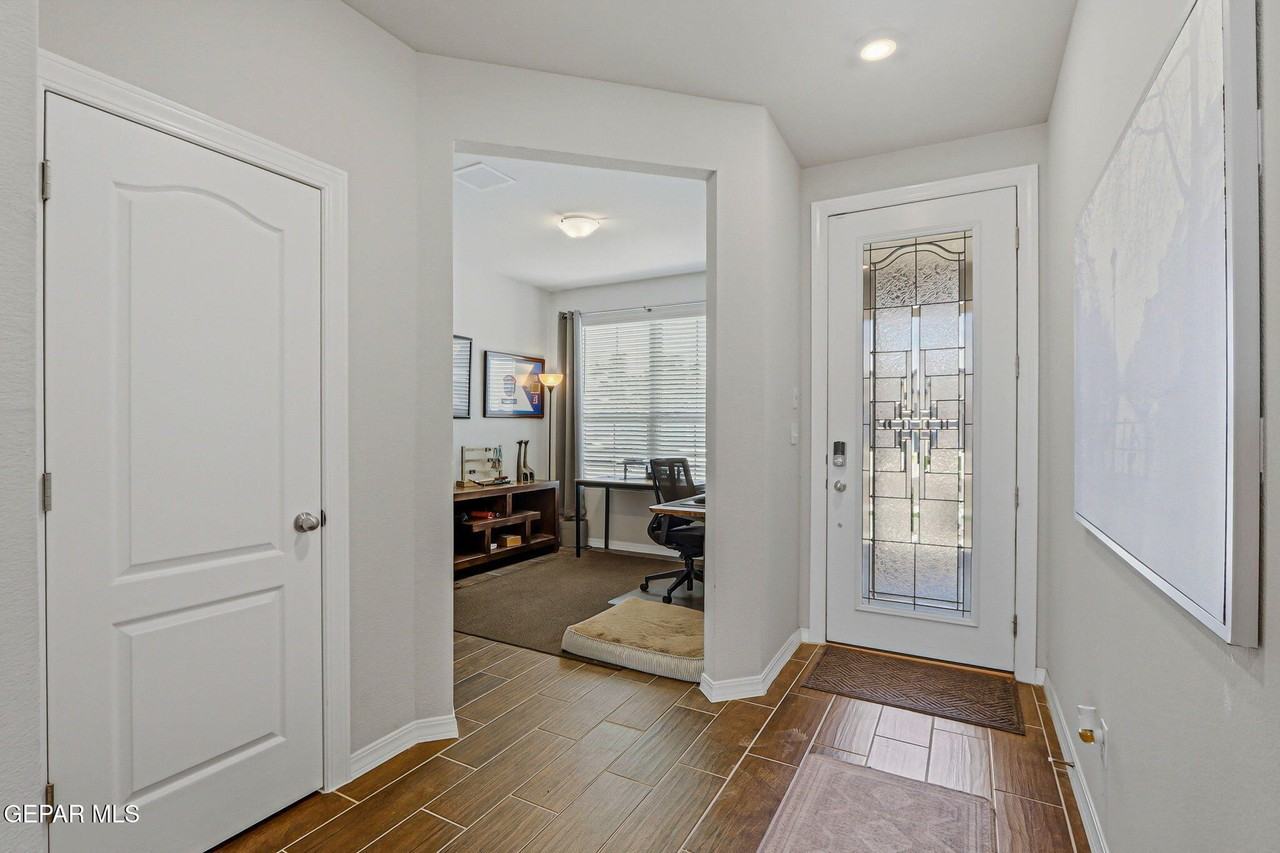 13852 Paseo De La Luna Ave - Photo 6 of 46