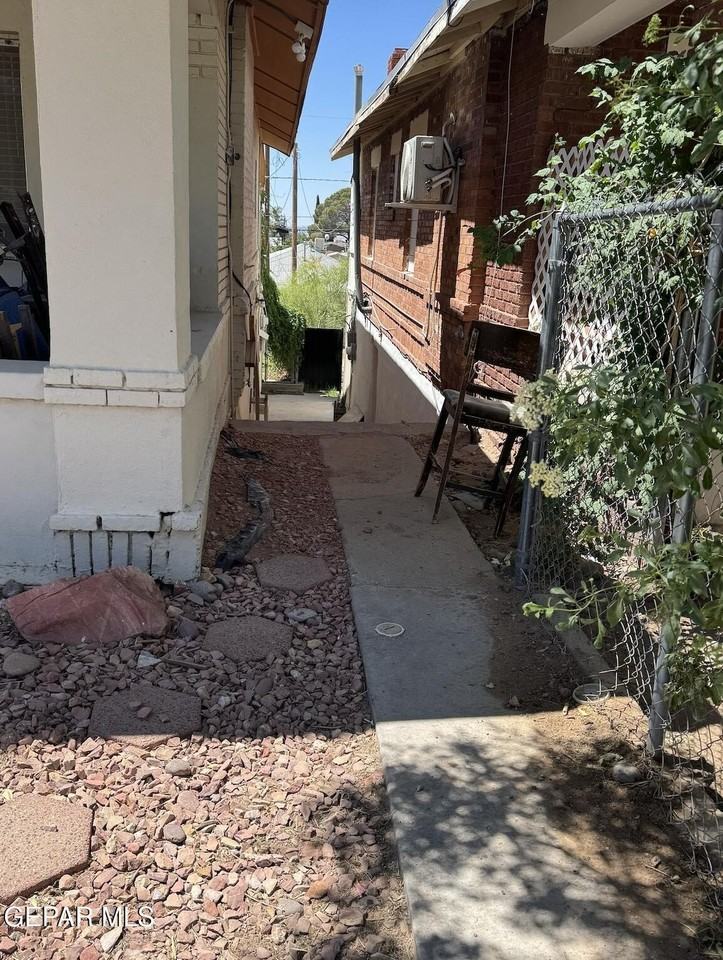 2318 Federal Ave #B - Photo 2 of 14