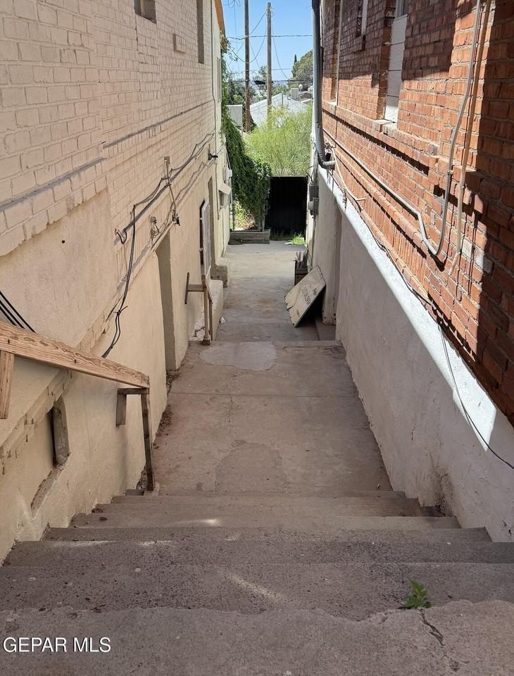 2318 Federal Ave #B - Photo 3 of 14