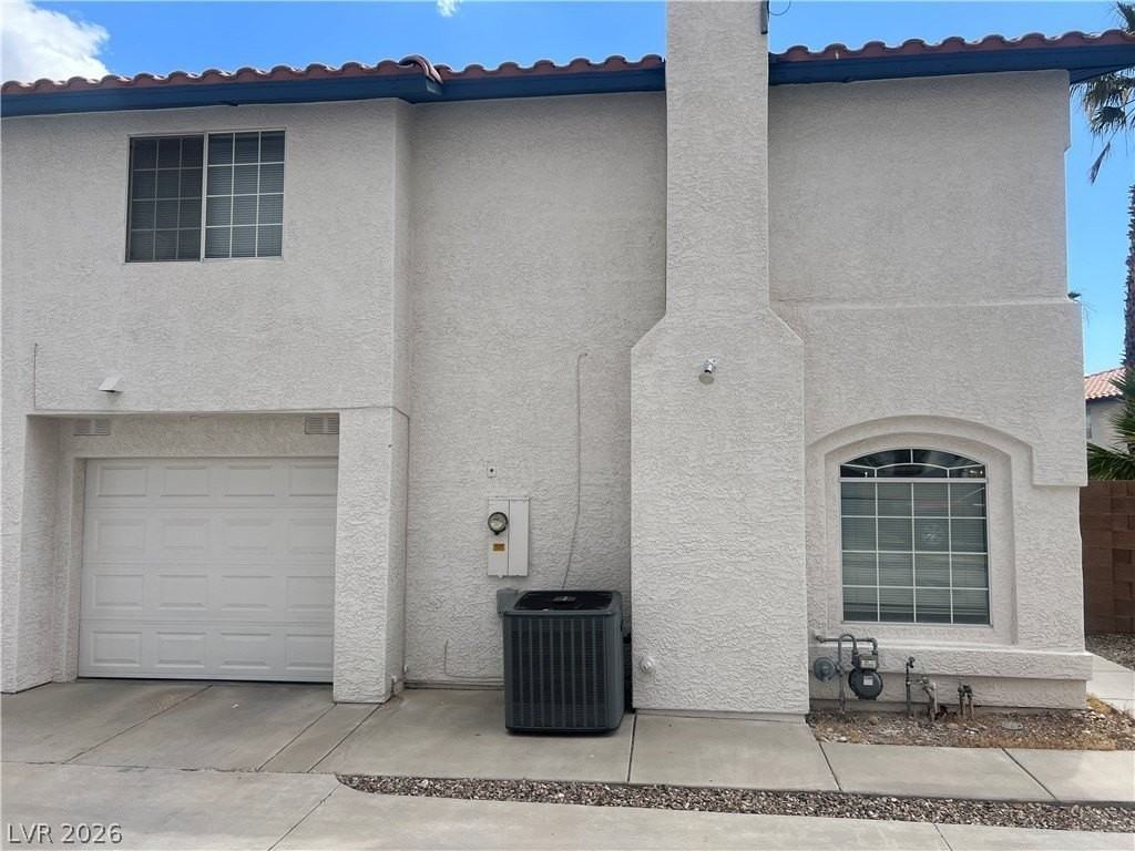 8112 Autumn Star Ave - Photo 2 of 42