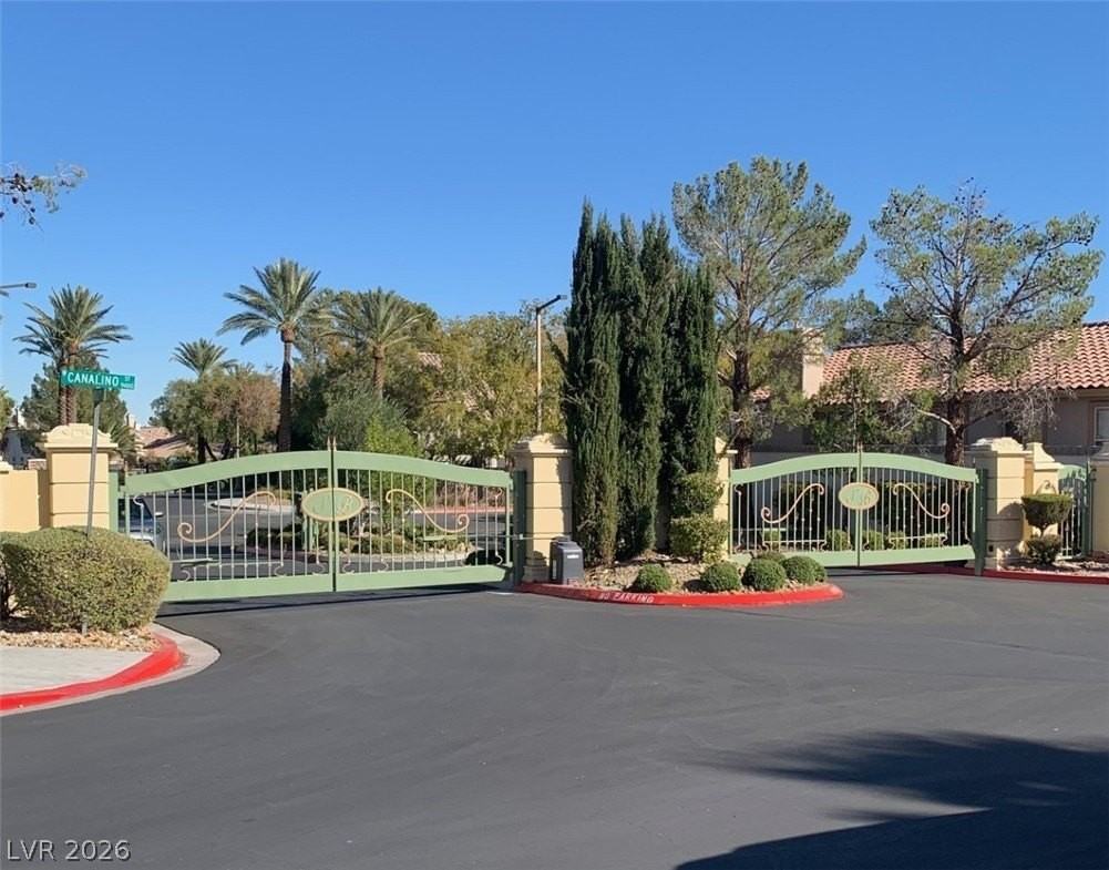 913 Toro Canyon Ln - Photo 2 of 14