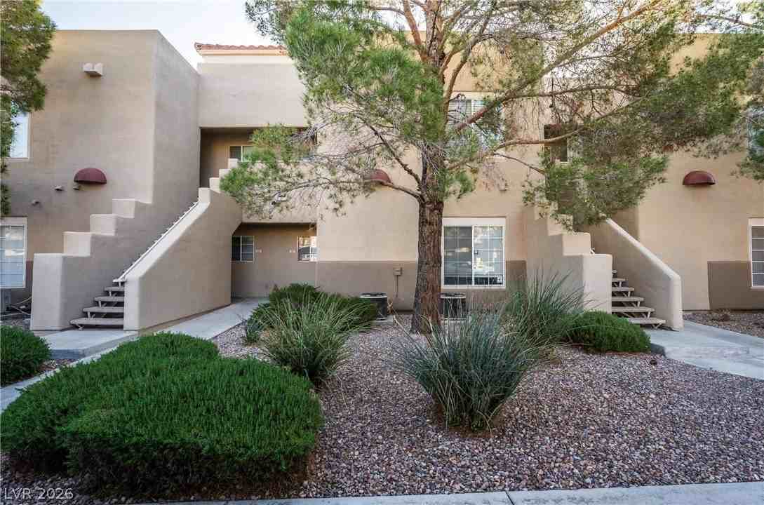 1908 Villa Palms Ct #202 - Photo 2 of 33