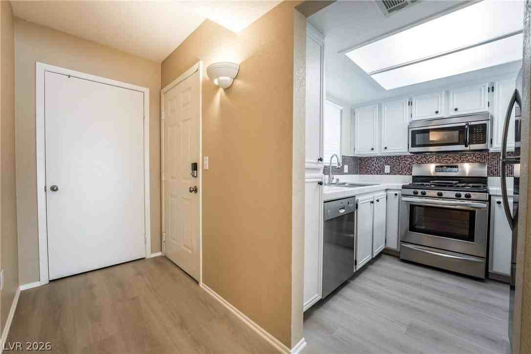 1908 Villa Palms Ct #202 - Photo 7 of 33