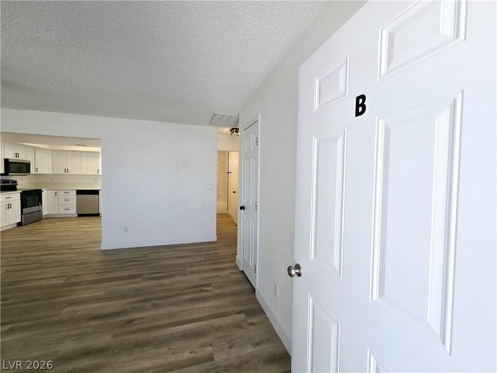 1083 E Calvada Blvd #B - Photo 7 of 26