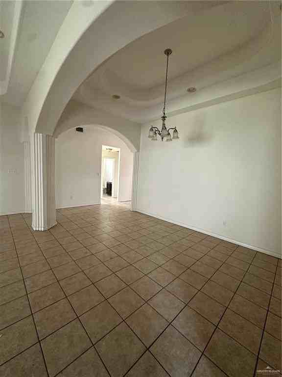 4404 N 27th St - Photo 5 of 11