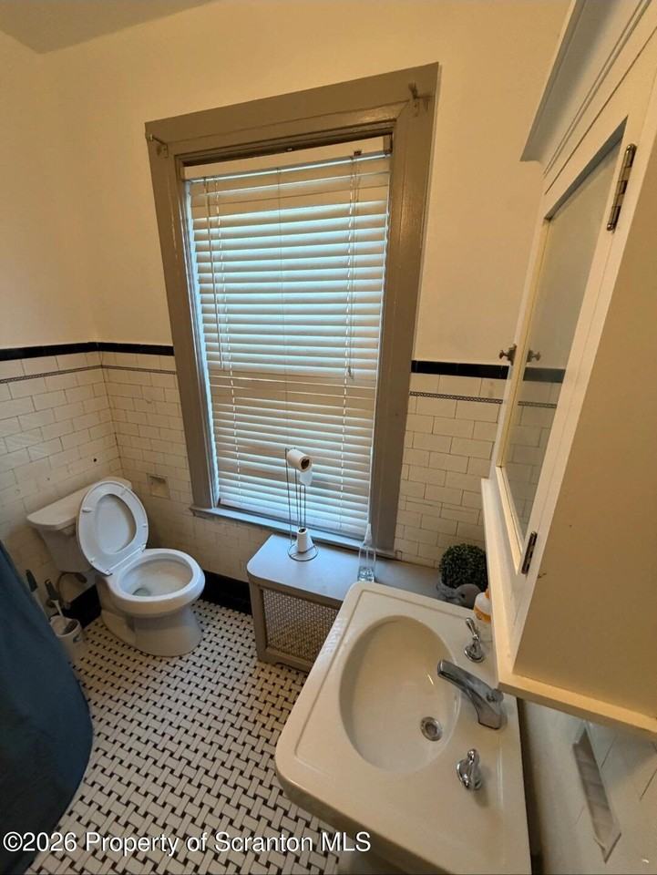 444 Orchard St - Photo 6 of 6