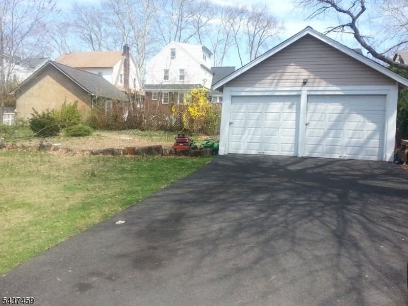 147 Phelps Ave #1 - Photo 3 of 4