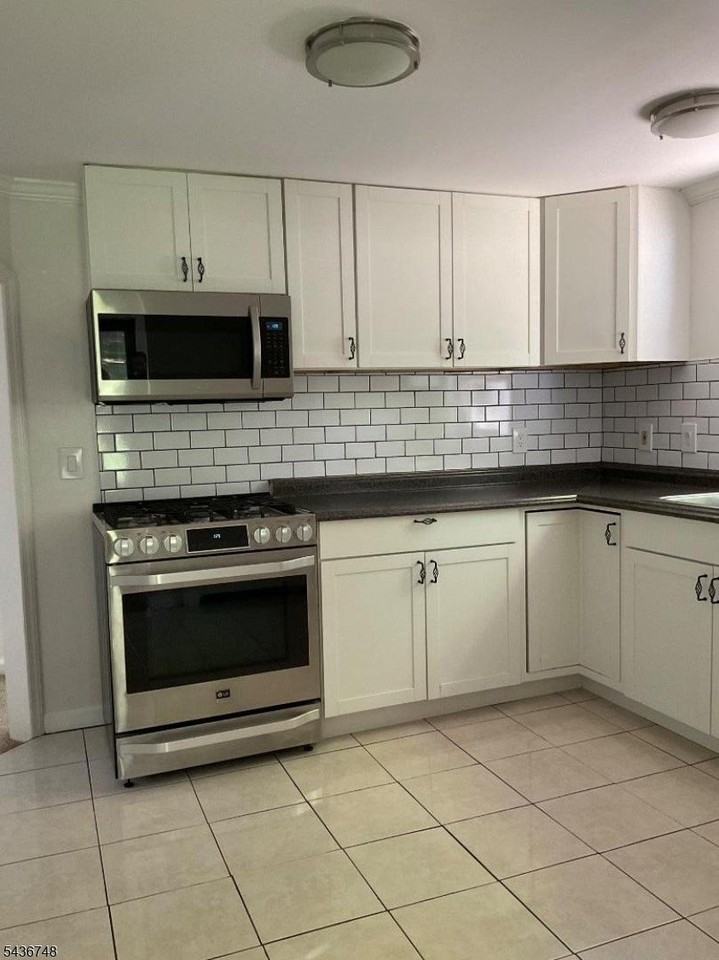 470 Macopin Rd - Photo 2 of 15