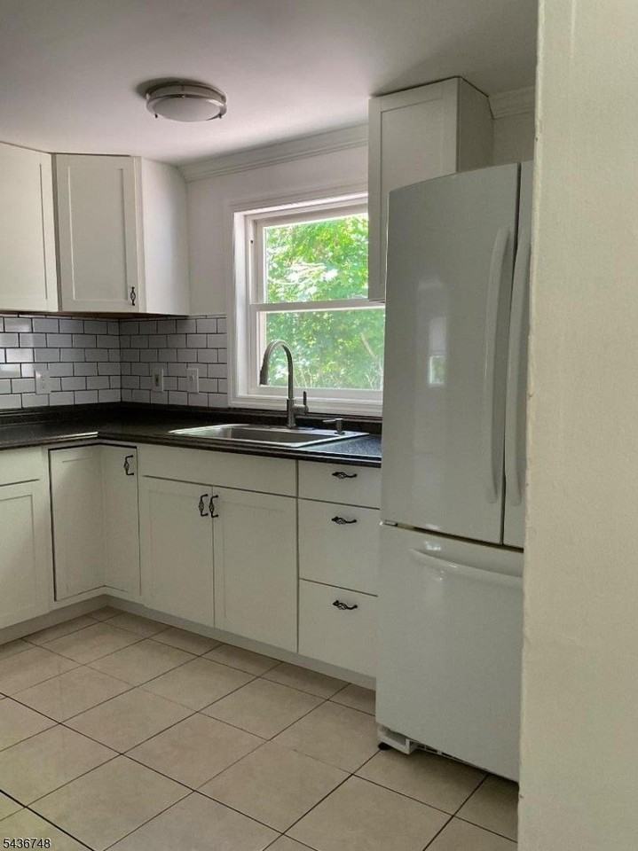 470 Macopin Rd - Photo 3 of 15