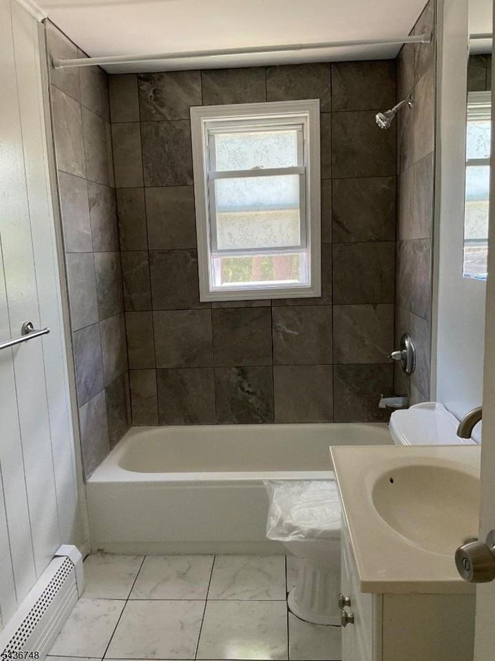 470 Macopin Rd - Photo 5 of 15