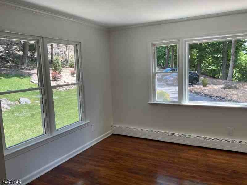 470 Macopin Rd - Photo 7 of 15