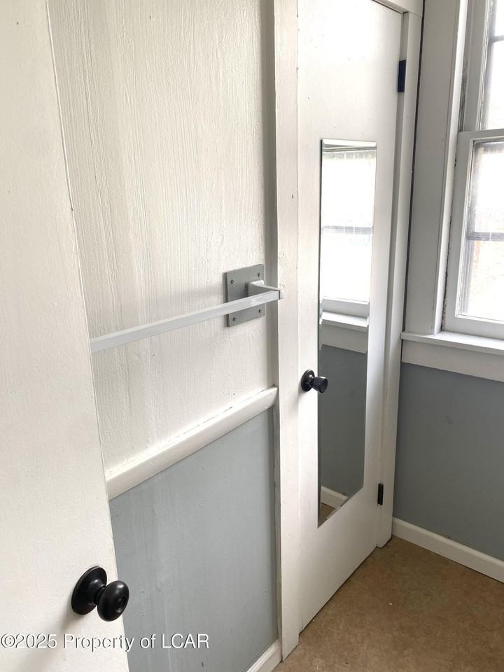 779 N Washington St - Photo 3 of 15