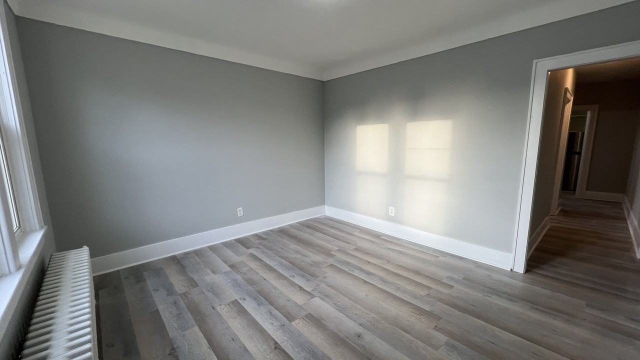 524 John St N #2 - Photo 2 of 13
