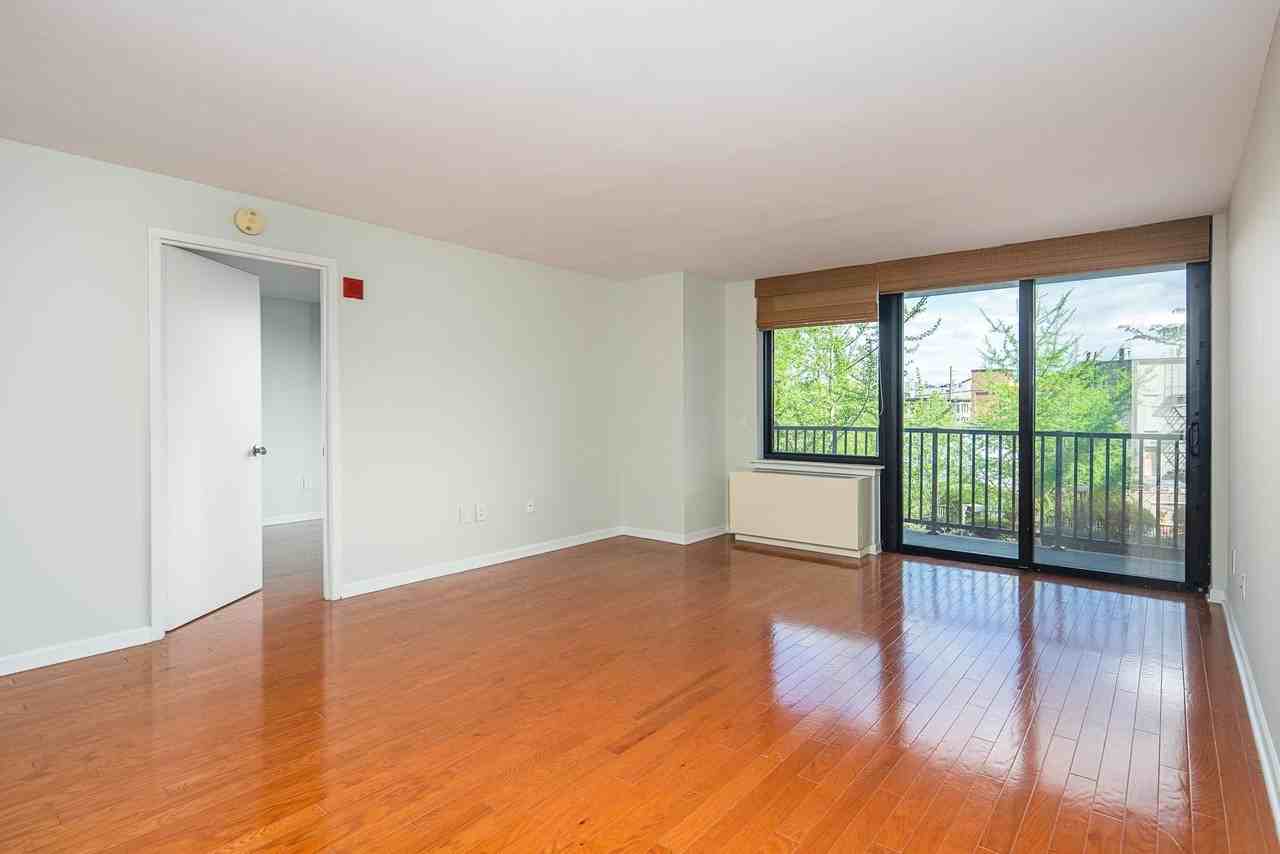700 Grove St #4S - Photo 2 of 23