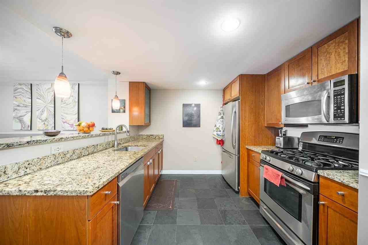 700 Grove St #4V - Photo 2 of 25