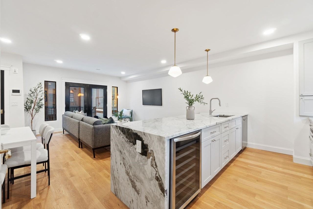 82 Colgate St #3 - Photo 4 of 42