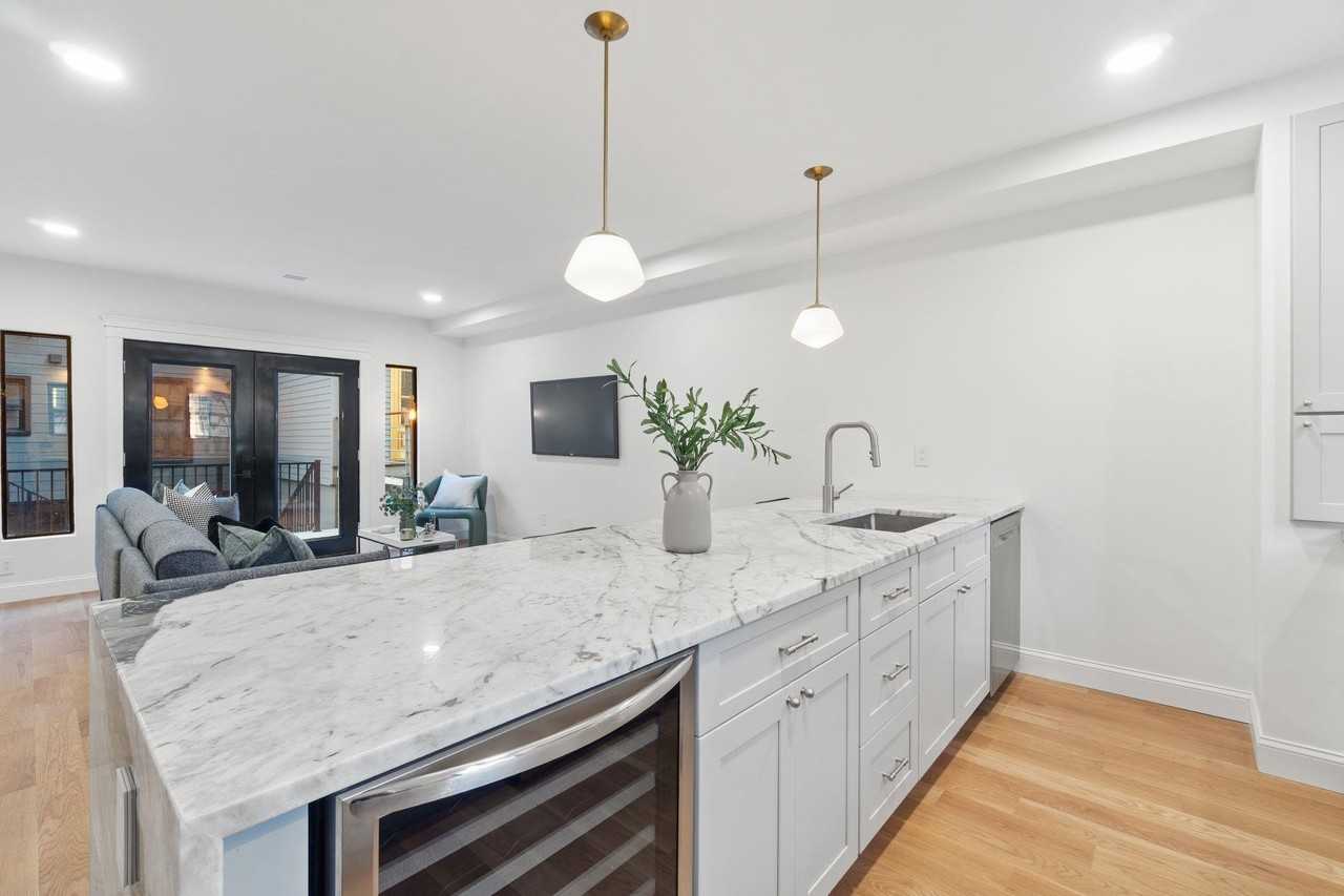 82 Colgate St #3 - Photo 7 of 42