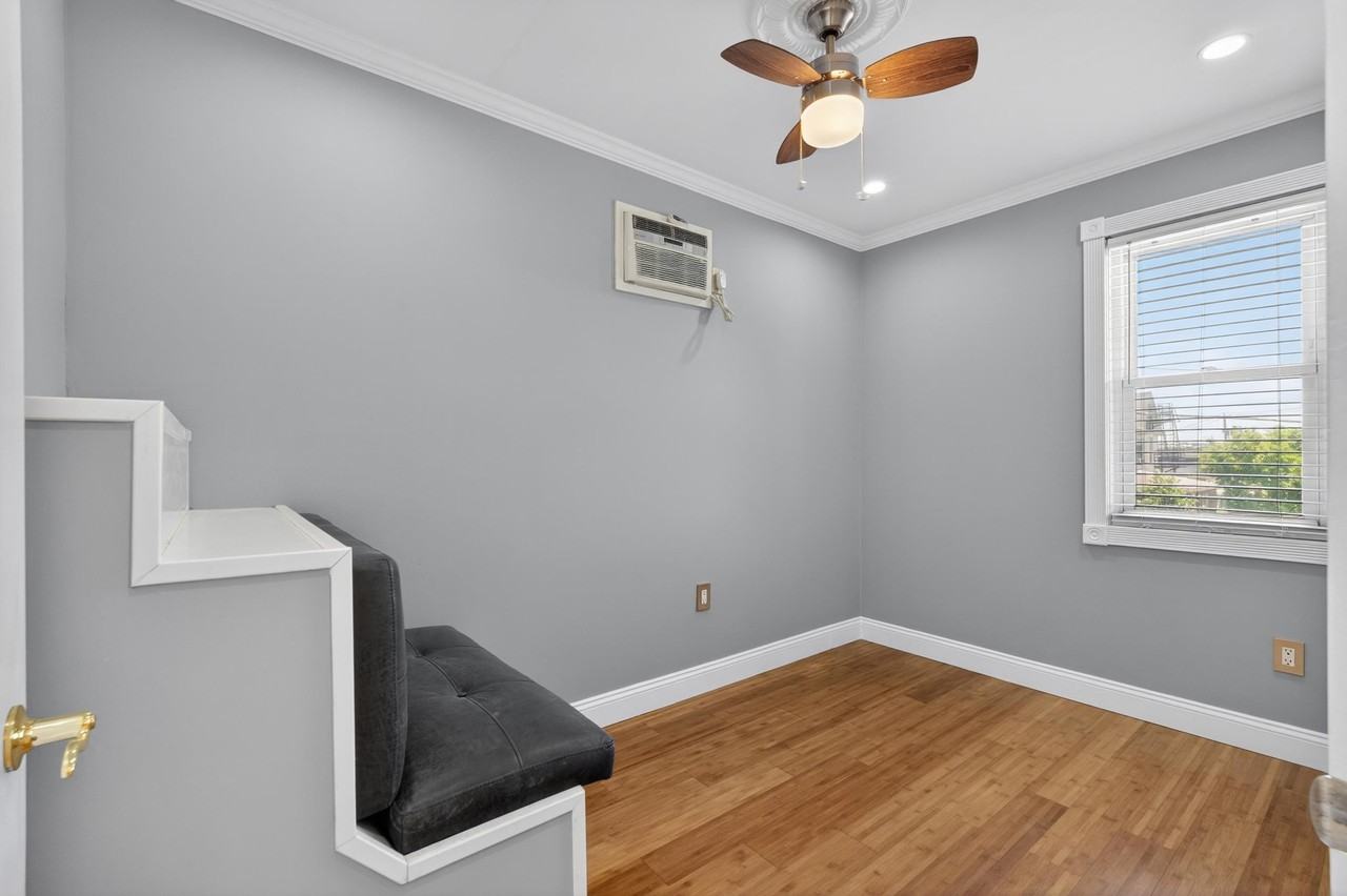 257 Kennedy Blvd - Photo 4 of 28