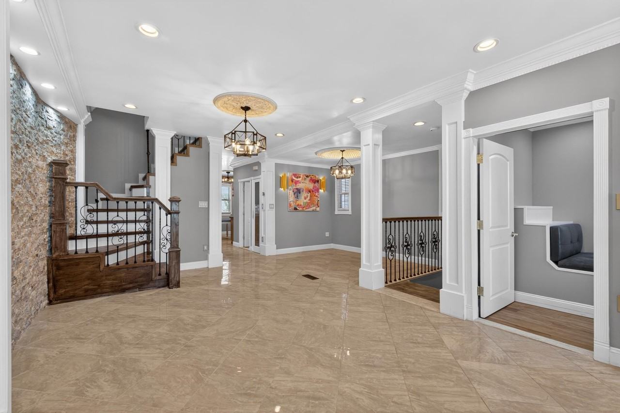 257 Kennedy Blvd - Photo 7 of 28