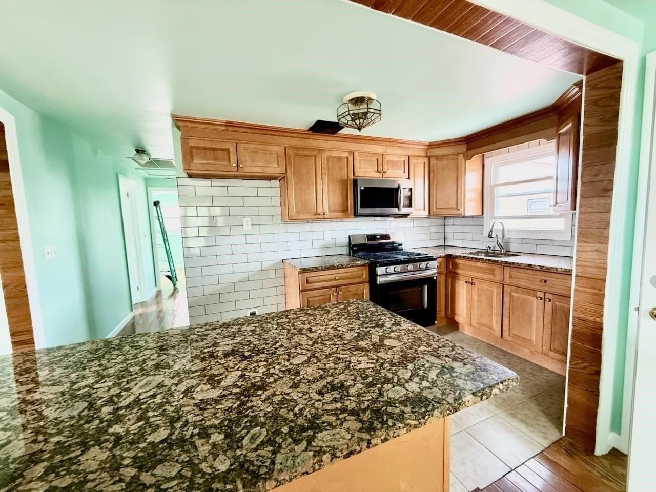 15 Suburbia Dr #2 - Photo 5 of 13