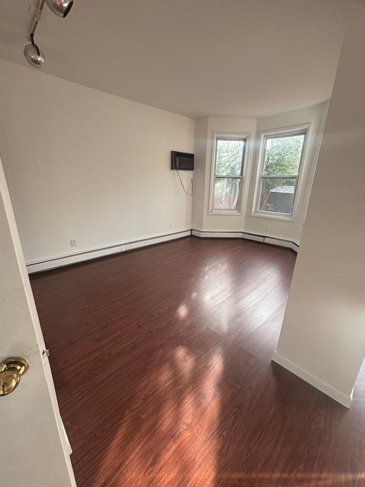 5107 Kennedy Blvd E #1st - Photo 3 of 20