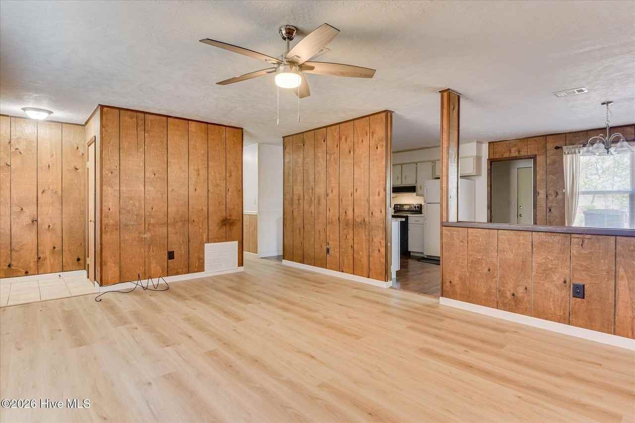 3823 Fairington Dr - Photo 7 of 26