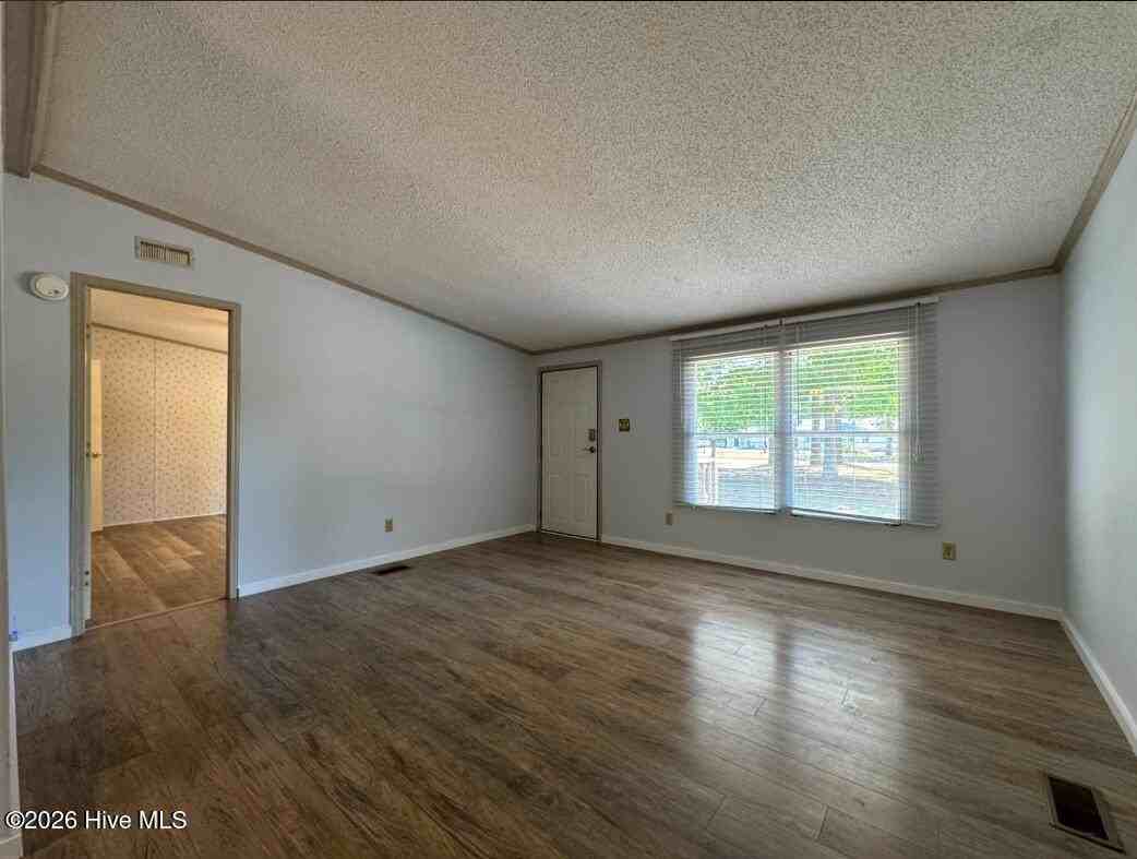 792 Wildwood Cir - Photo 3 of 18