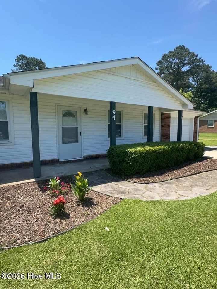 94 Vandergrift Dr - Photo 2 of 34