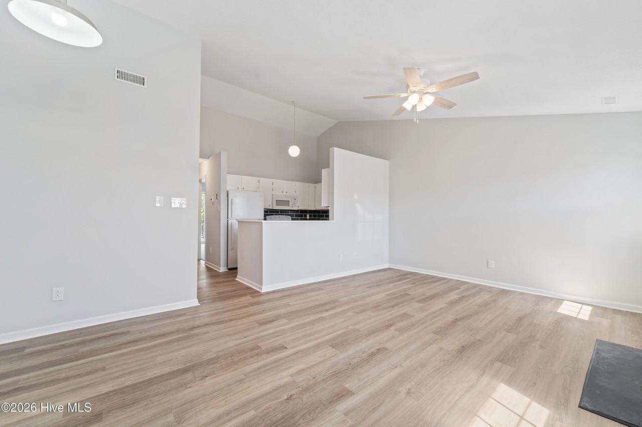 126 Witten Cir #B - Photo 4 of 22