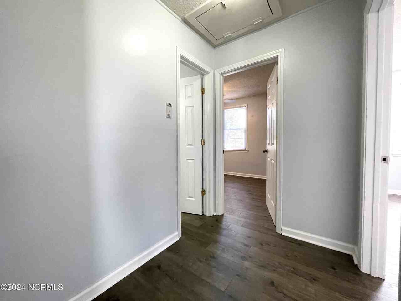 516 Elm St - Photo 5 of 11