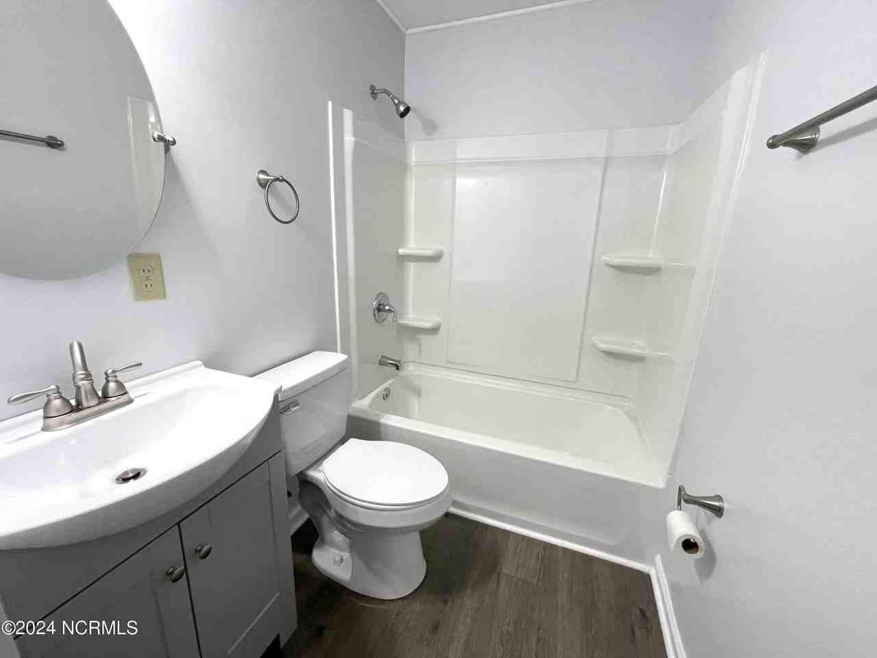 516 Elm St - Photo 7 of 11