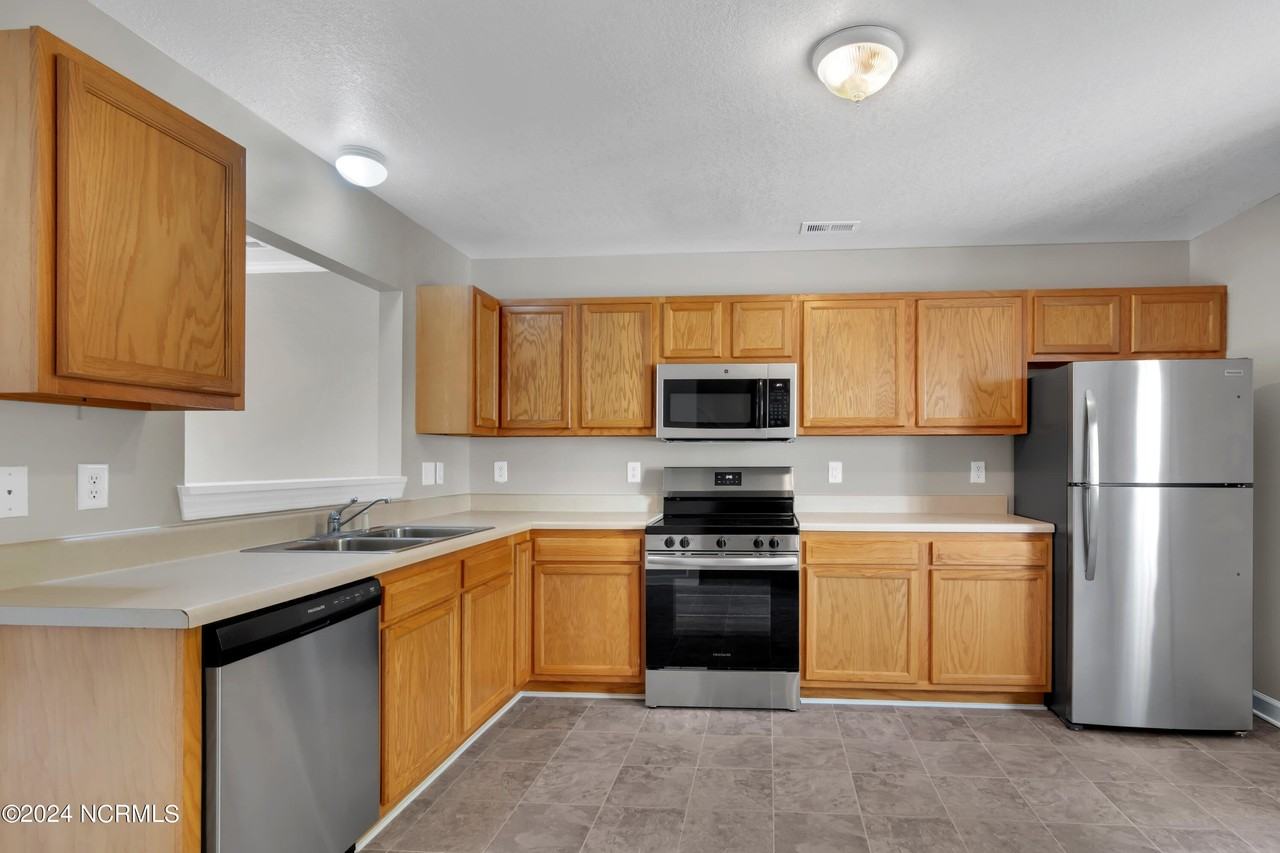 802 Springwood Dr - Photo 4 of 16