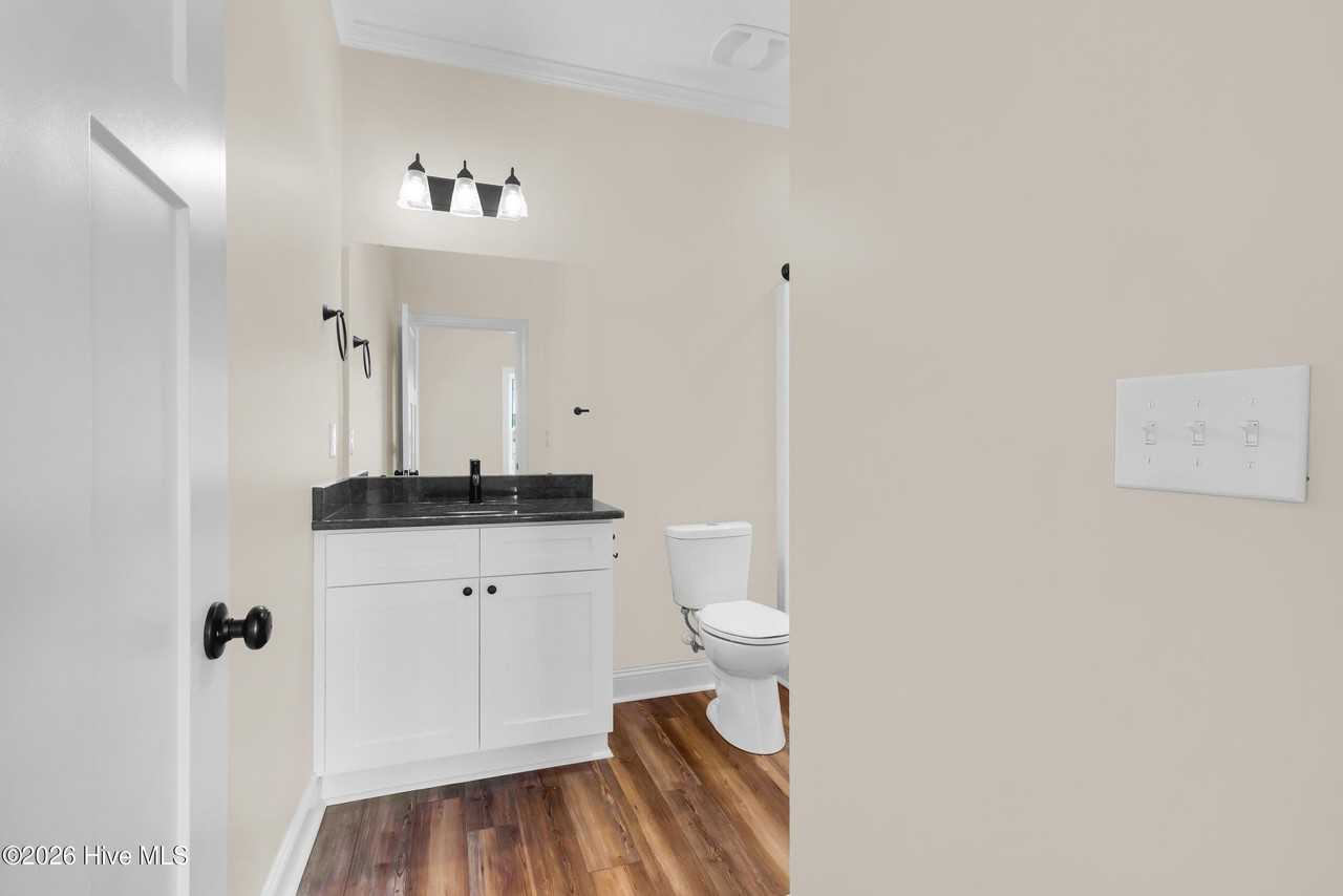 136 Macdonald Blvd - Photo 4 of 28