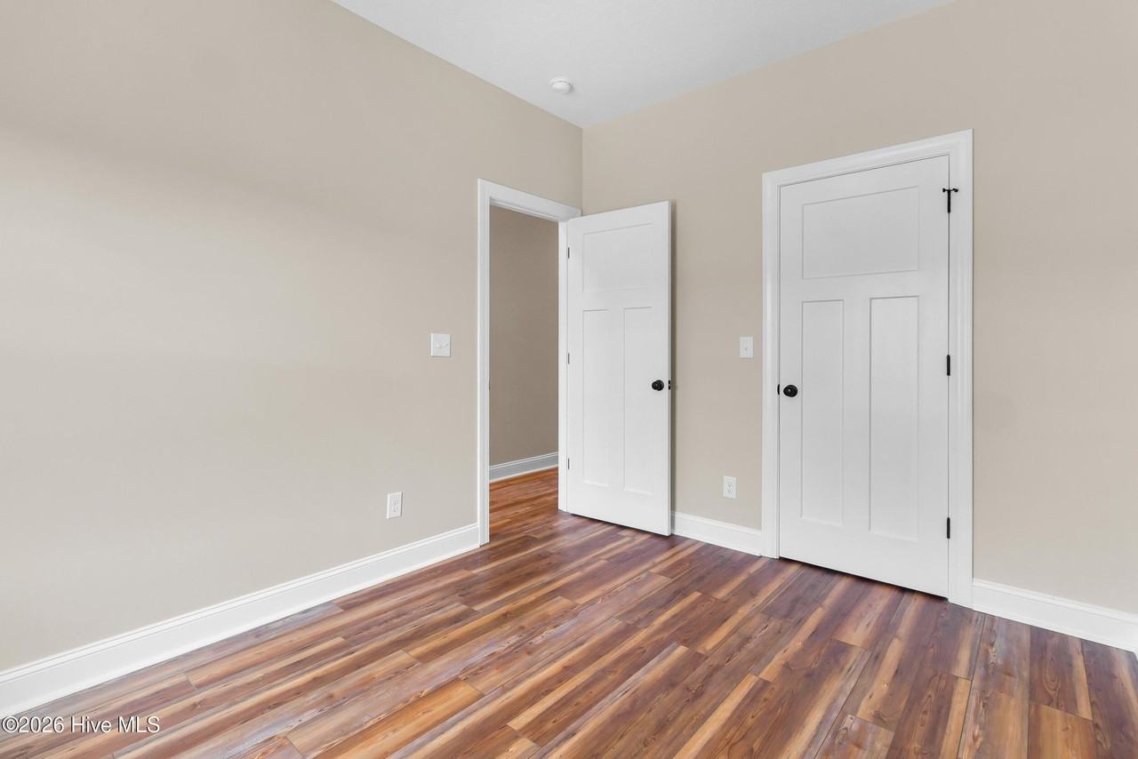 136 Macdonald Blvd - Photo 7 of 28