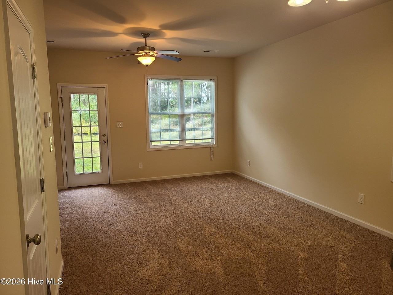 123 Beacon Woods Dr - Photo 5 of 17