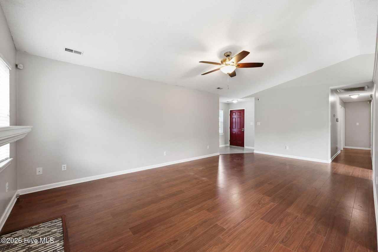 128 Fodder Dr - Photo 6 of 31