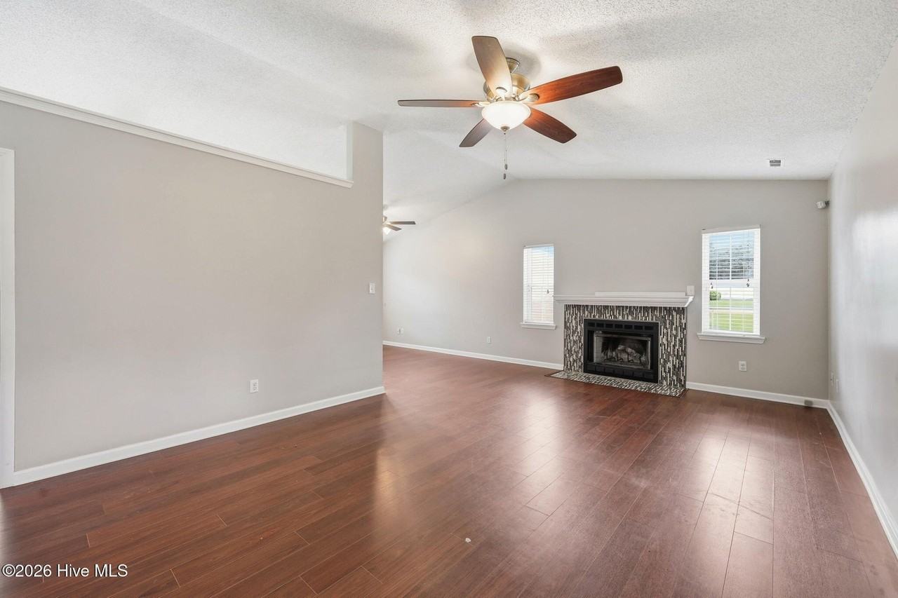128 Fodder Dr - Photo 7 of 31