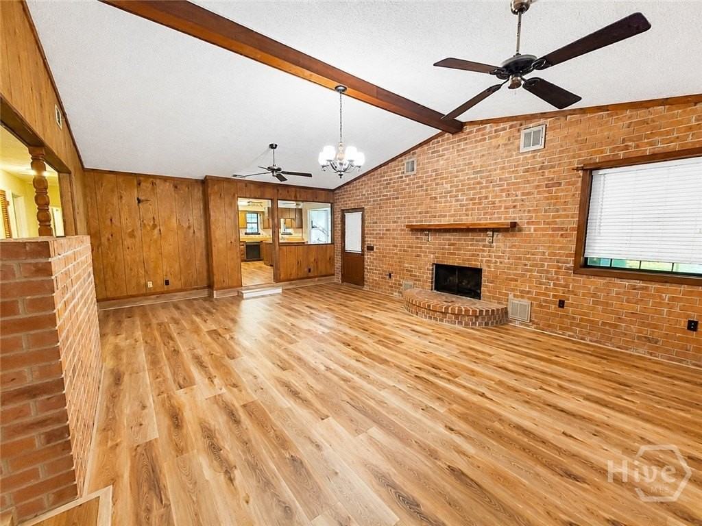 117 Maple Dr - Photo 2 of 13