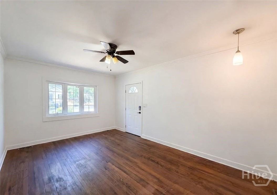 1918 Spring Ave - Photo 7 of 12
