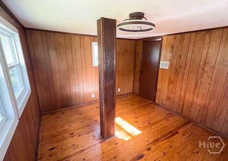 93 Charlie Smith Dr - Photo 3 of 11