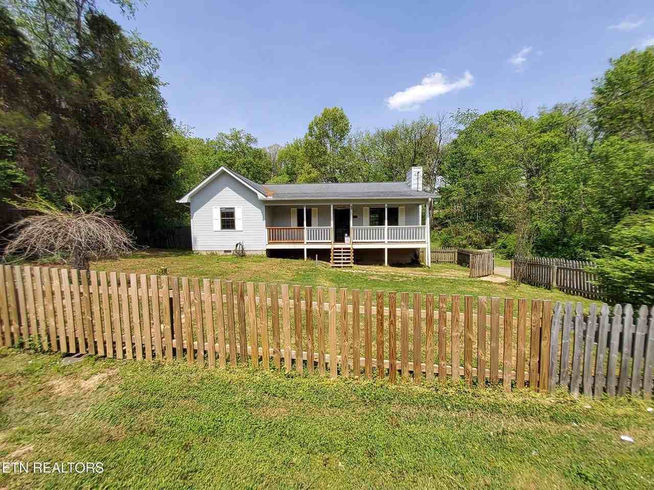1228 Payne School Dr - Photo 3 of 23