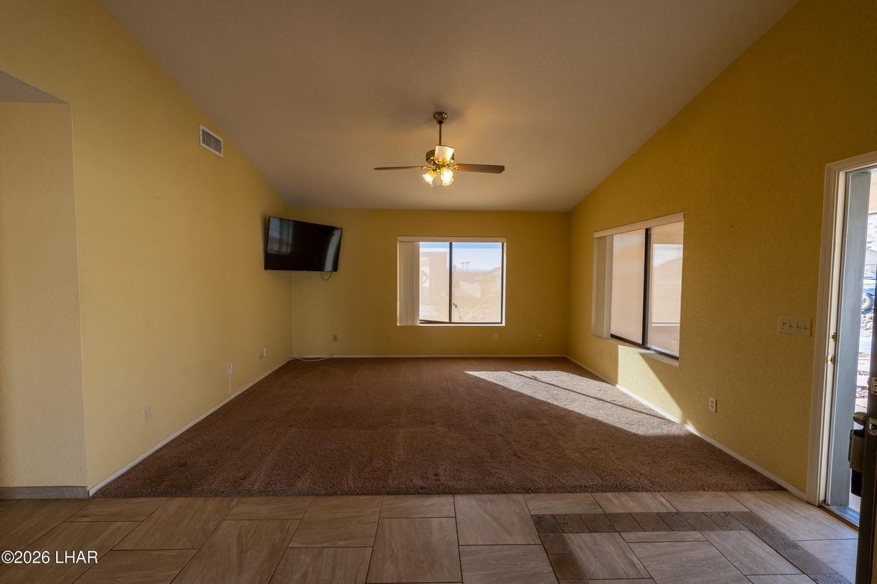 1582 Brodie Dr - Photo 6 of 21