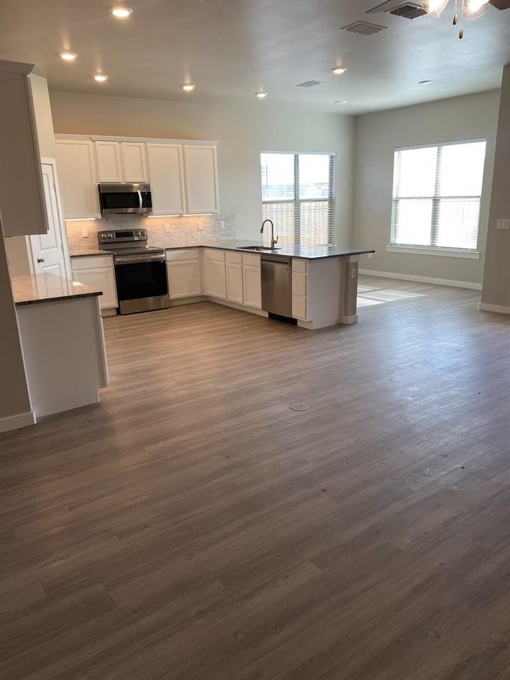 1907 136th St - Photo 3 of 17